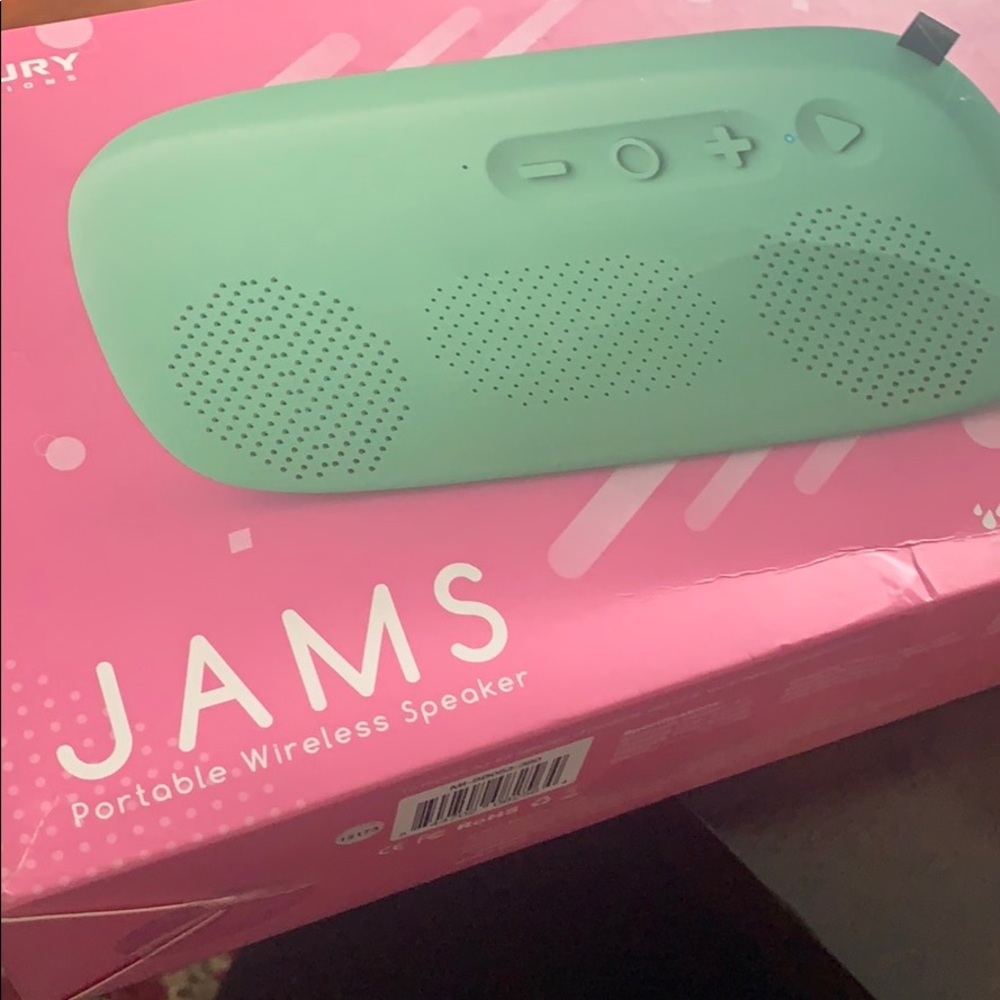 New Merkury Jams Portable Wireless Speaker battery up to 5 hours waterproof NIB